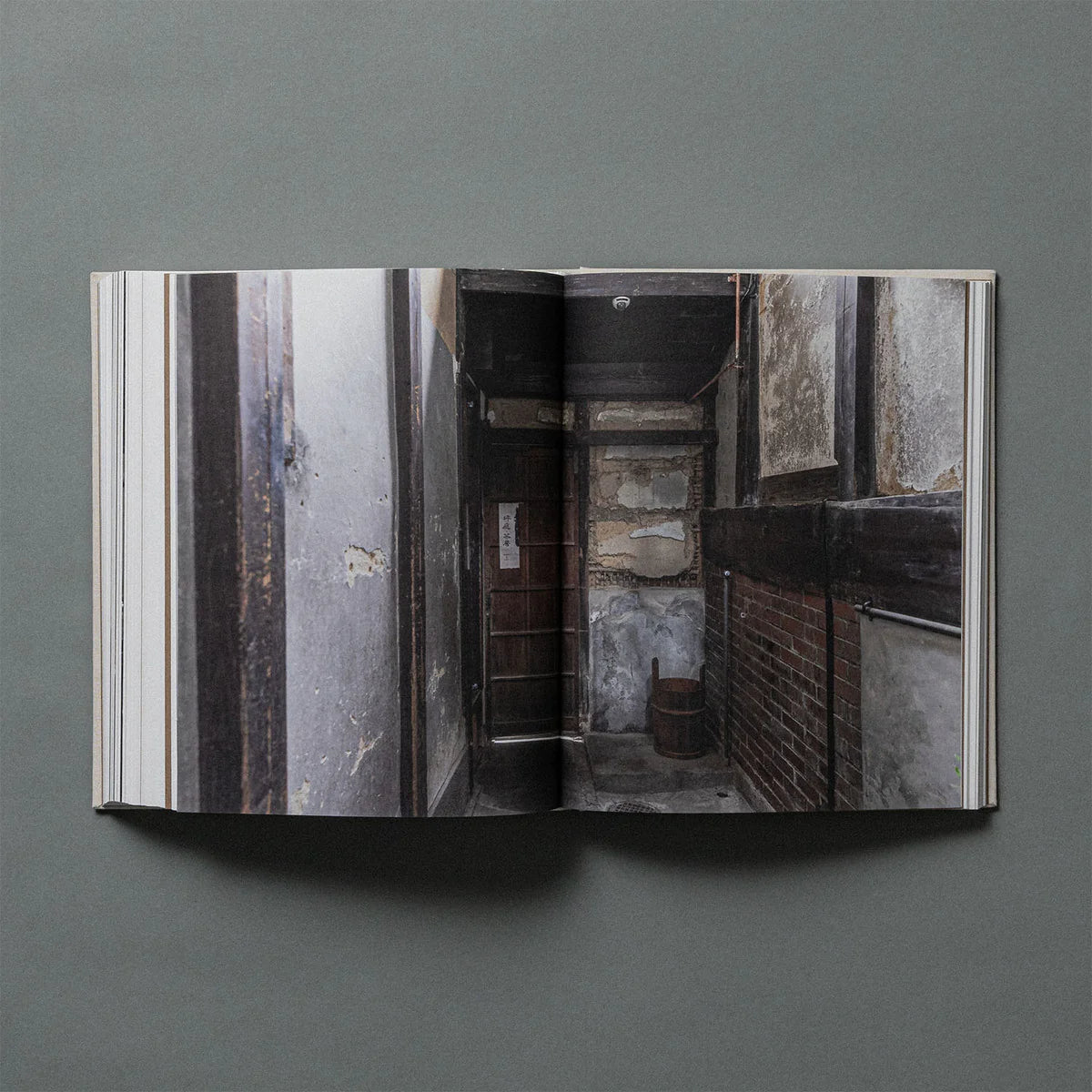 Le Labo Fragrances LE LABO: THE ESSENCE OF SLOW PERFUMERY | book